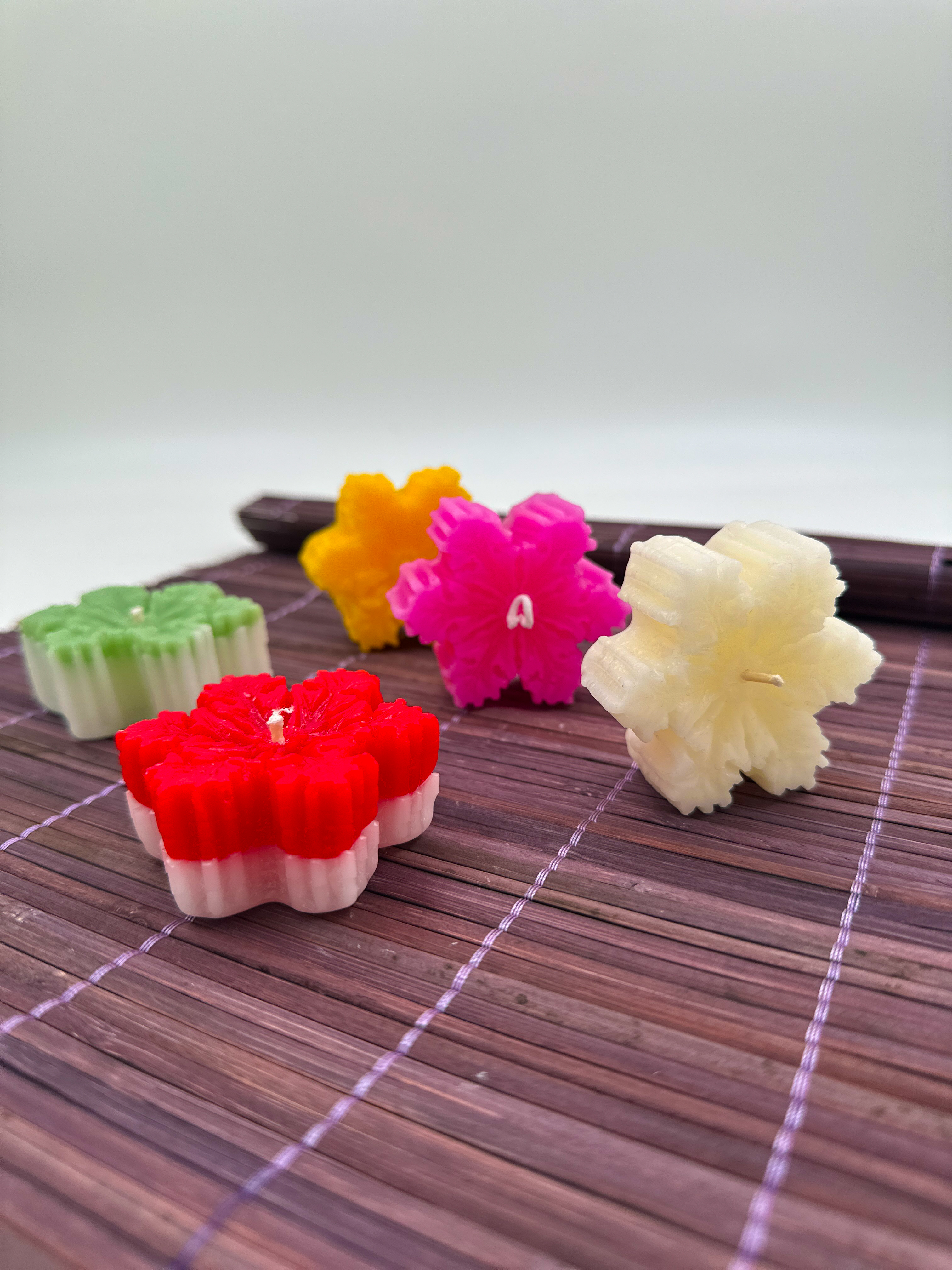 Yılbaşına Özel Renkli Kar Taneleri 5'li Dekoratif Mum