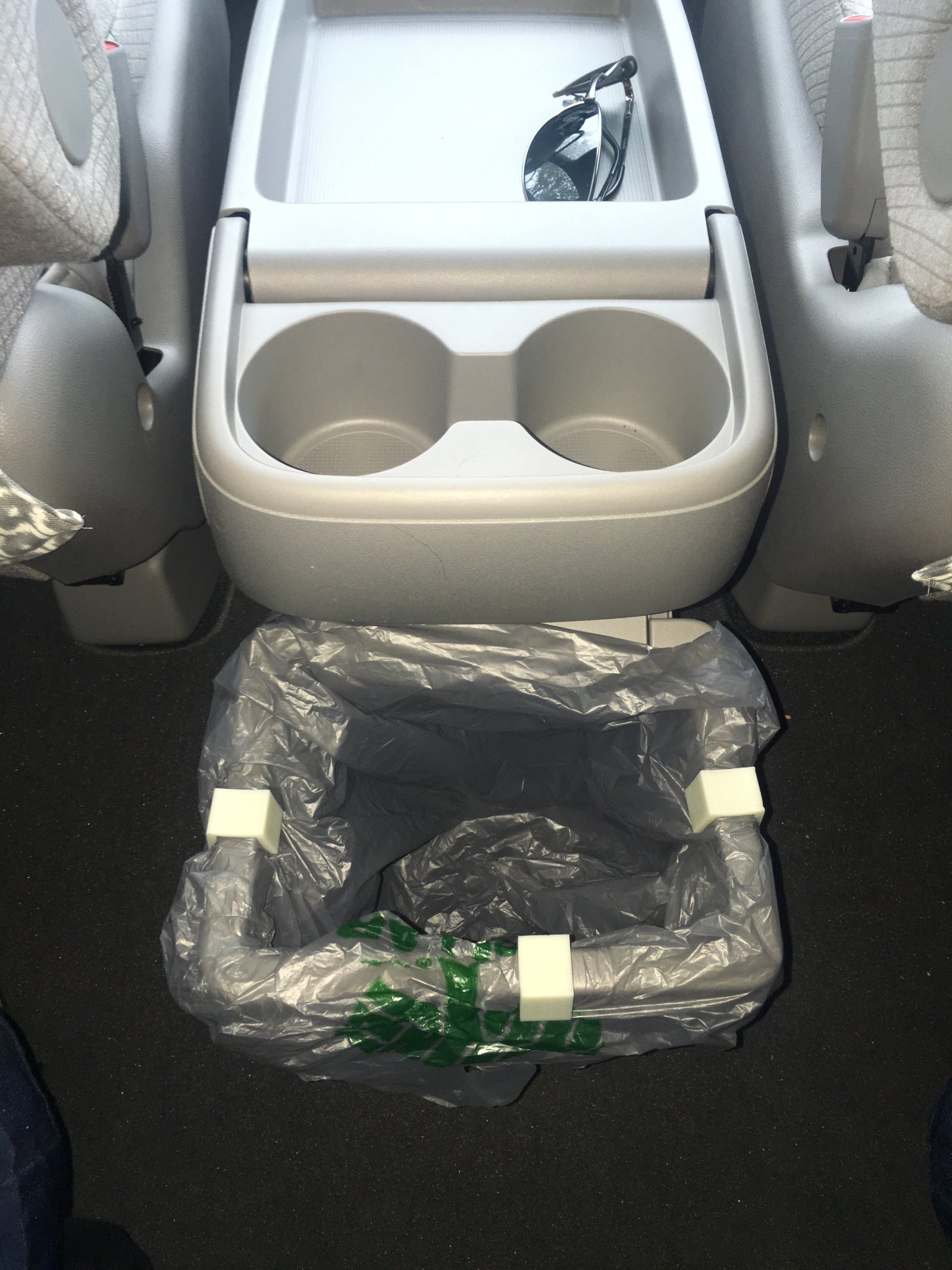 2017 Honda Odyssey çöp torbası klipsleri T2197207