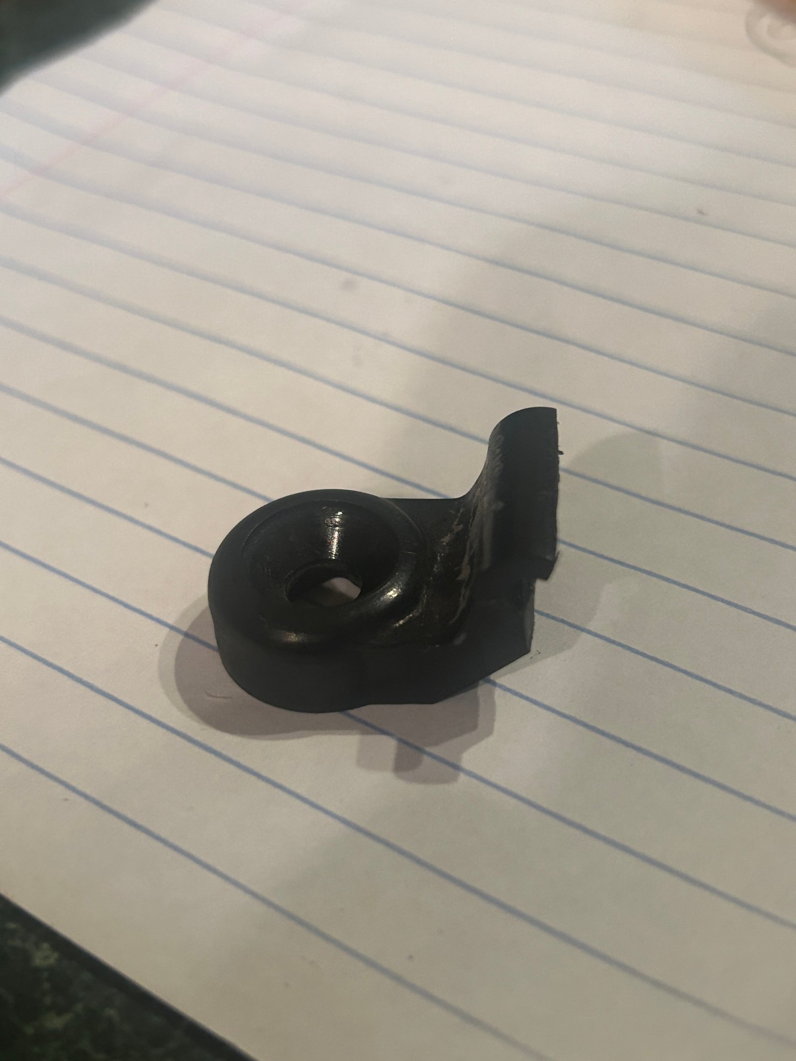 1995-2004 Toyota Tacoma genişletilmiş kabin penceresi braketi T6131902