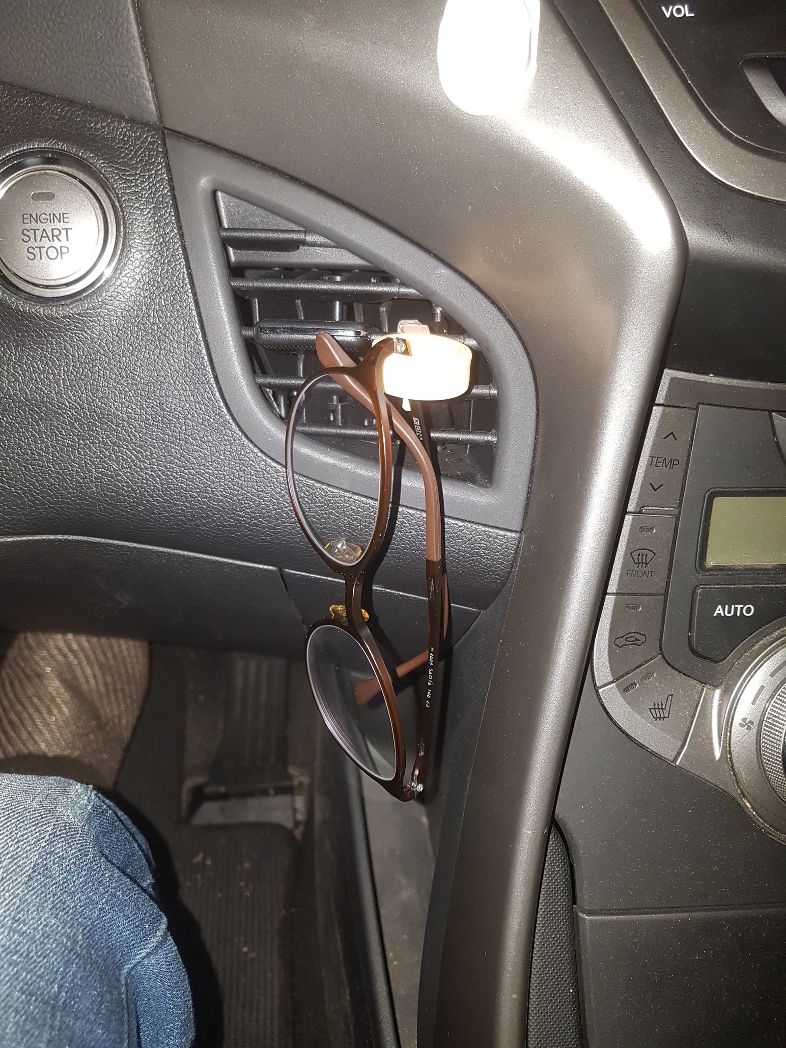 AVANTE OF HYUNDAI İÇİN GÖZLÜK MONTAJI-HAVALANDIRMA TUTUCU T3188737 AVANTE OF HYUNDAI İÇİN GÖZLÜK MONTAJI-HAVALANDIRMA TUTUCU T3188737