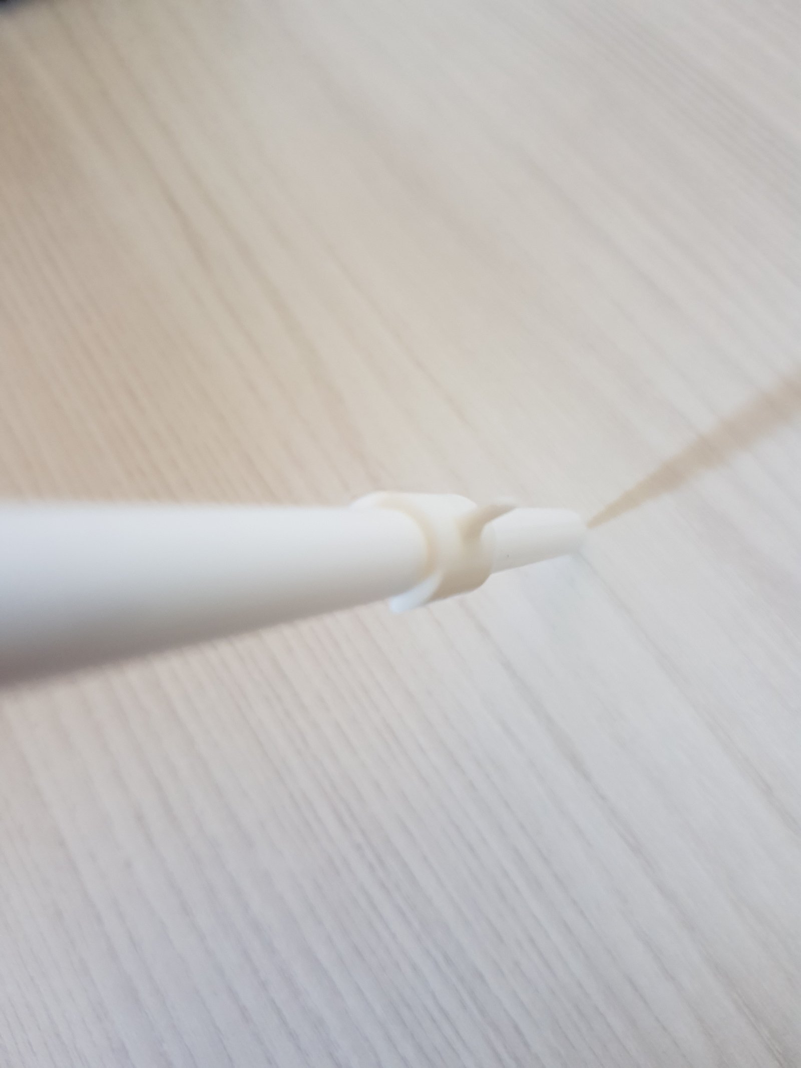 Apple Kalem Yıldırım Tutucu T3723769