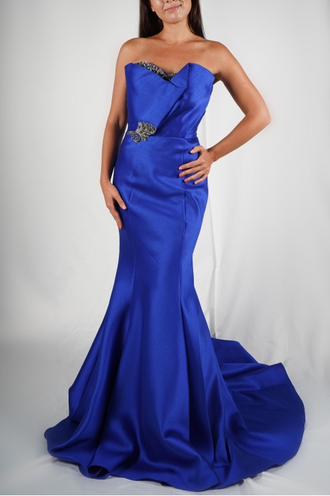 Couture, Boncuk işlemeli mavi uzun tafta straplez abiye elbise