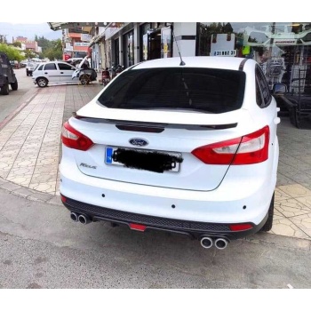 Ford Focus 3 Spoiler Yarasa (PİANO BLACK) Boyalı