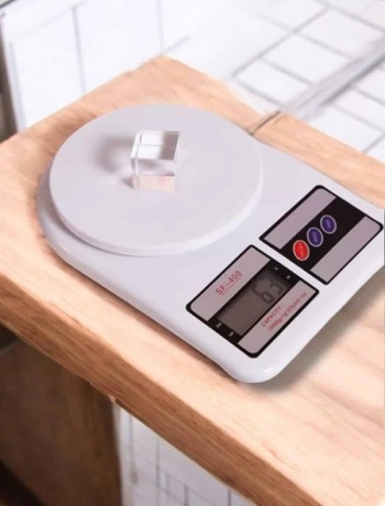 Kompakt Tasarım ve Tek Tuşla Sıfırlama Özelliğiyle Kullanımı Kolay Mutfak Tartısı