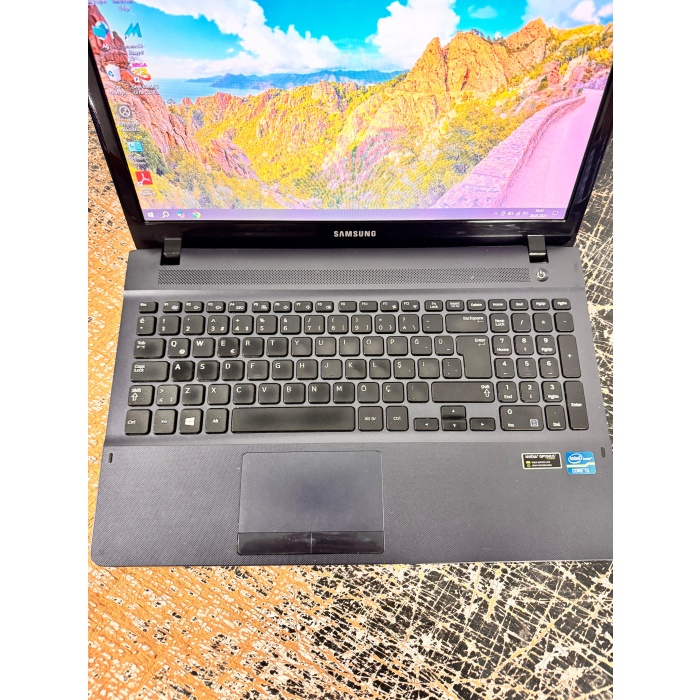 SAMSUNG i5-3230M 8GB RAM 512GB SSD LAPTOP Dizüstü Billgisayar