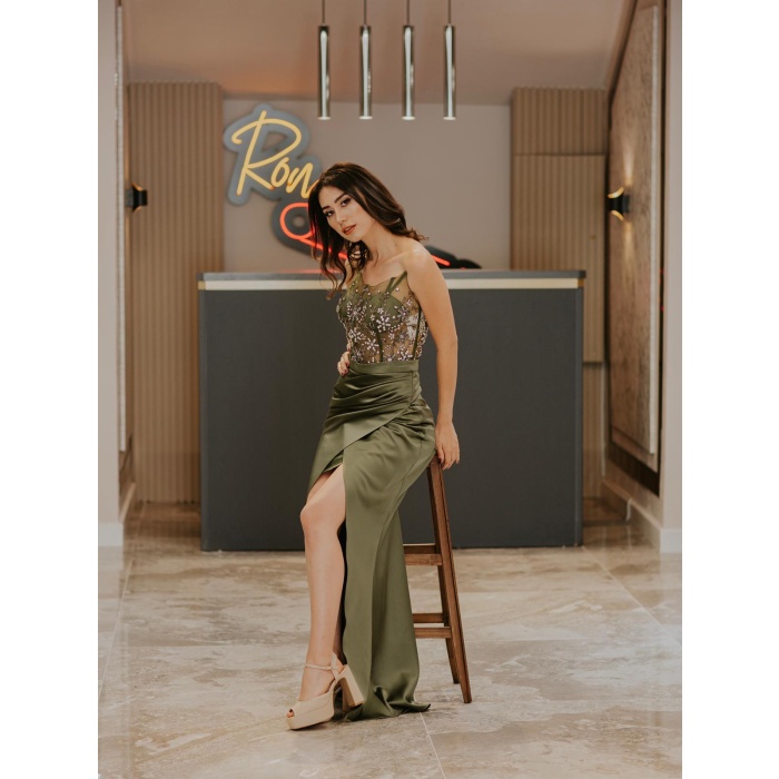 ÜSTÜ HİNT İŞİ KEDİ KULAK ETEĞİ SATEN ABİYE ELBİSE