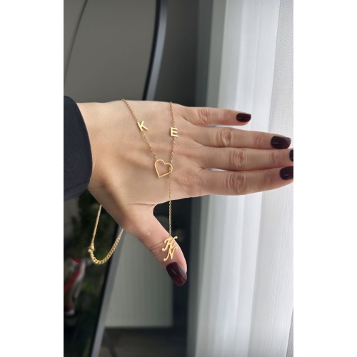 Çelik harf sallantılı kolye