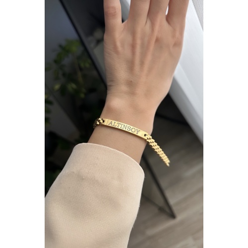 Çelik isimli bileklik