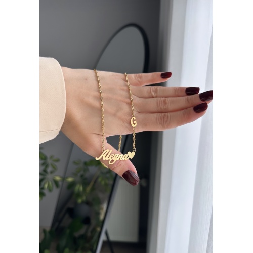 Çelik harf detaylı isimli kolye