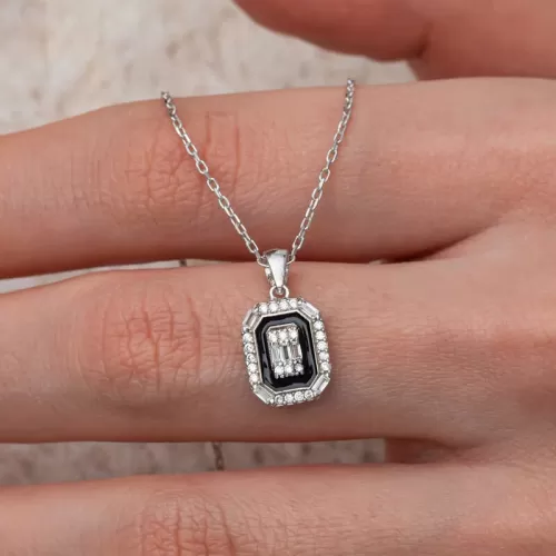 Gümüş Siyah Mineli Baget Kadın Kolye