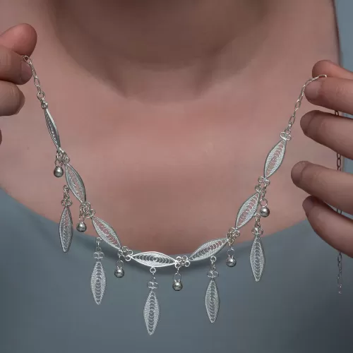 Gümüş Sonsuz Yaprak Telkari Kadın Kolye