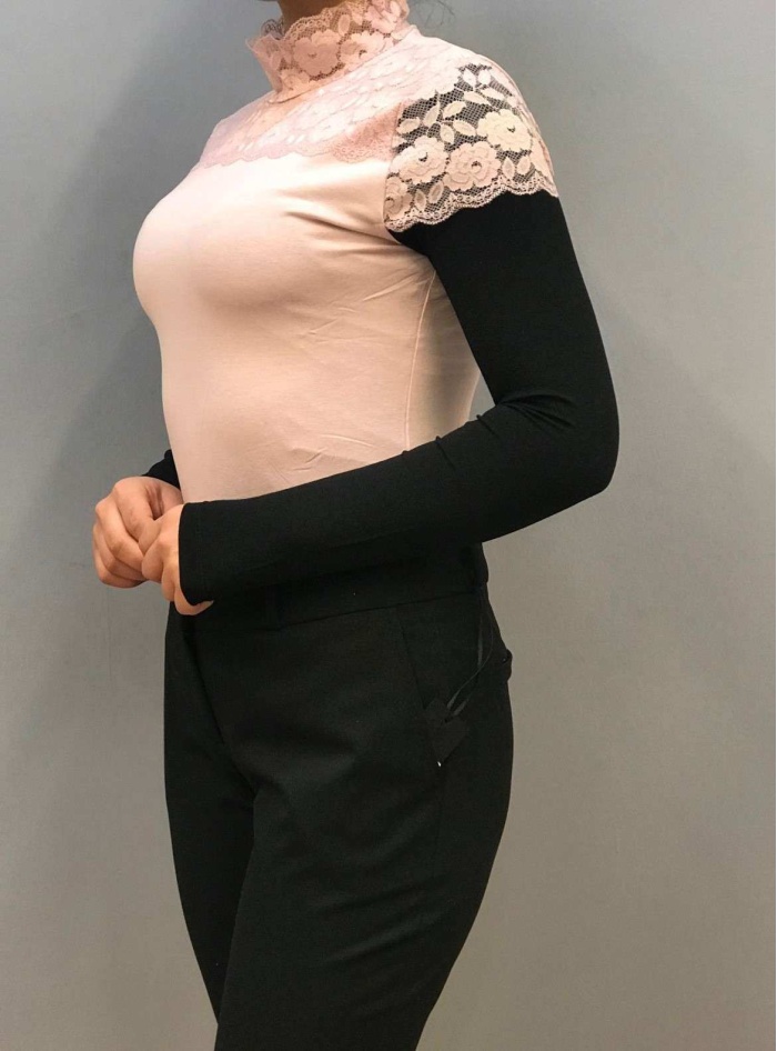 ARANCİA KADIN KISA KOLLU DANTELLİ BOĞAZLI BODY
