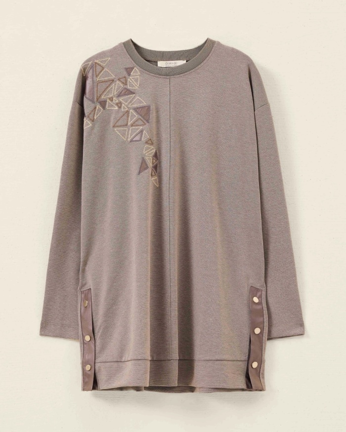 YENİ SEÇİL KADIN büyük beden nakışlı yırtmaç detaylı sweatshirt 10002422314007