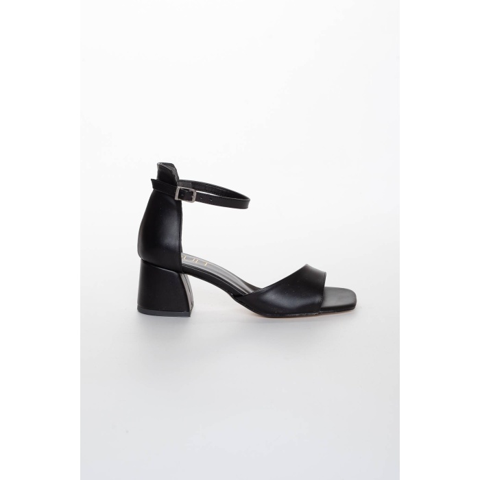 Kadın Kalın 5 cm  topuklu  tek bant yazlık ayakkabı siyah
