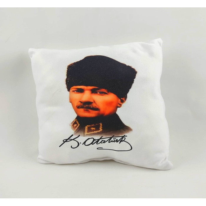 Atatürk Tasarımlı Yastık, Kupa Ve Atatürkten Ölmez Sözler Kitabı 3Lü Set