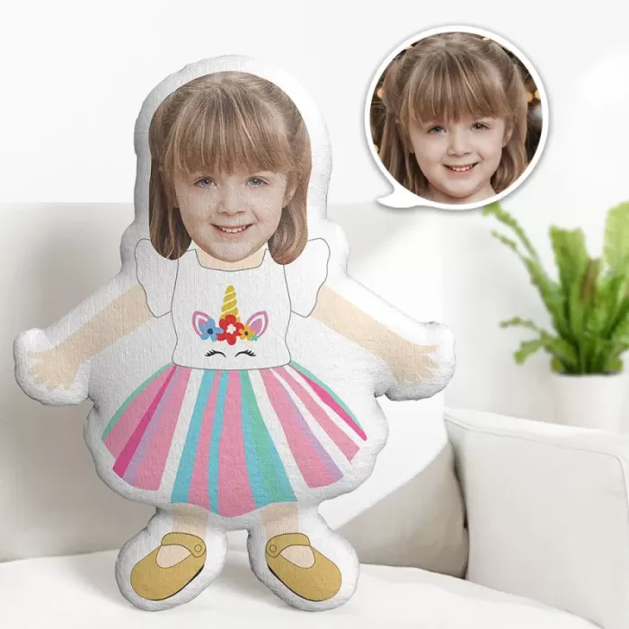 Kişiye Özel Unicorn Elbiseli Kız Tasarımlı Şekilli Yastık