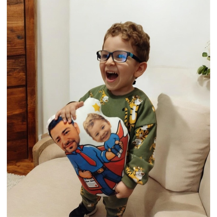 Kişiye Özel Süper Baba Ve Çoçuk Tasarımlı Şekilli Yastık