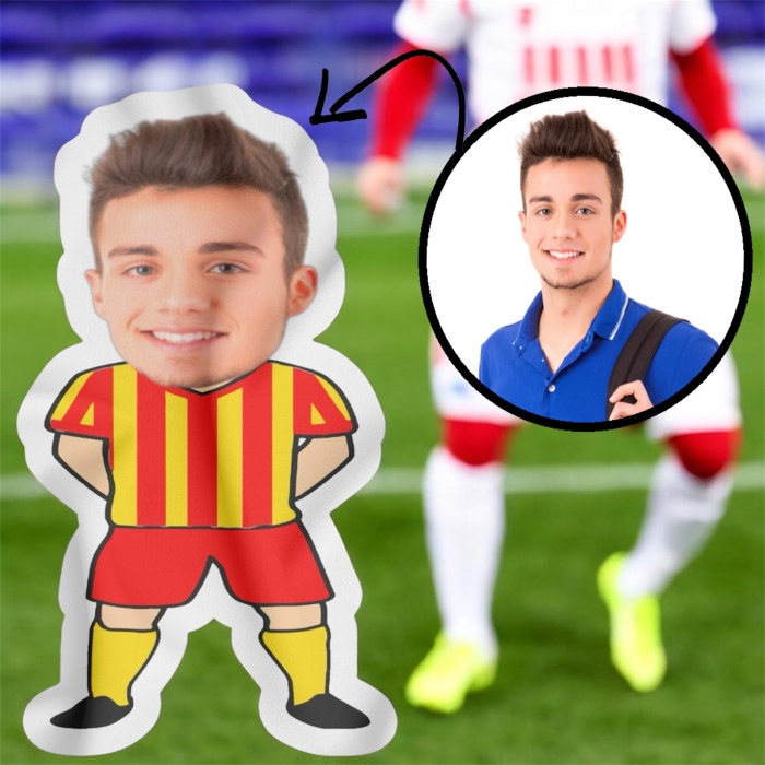 Kişiye Özel Futbolcu Bebek Tasarımlı Şekilli Yastık