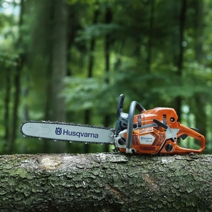 Husqvarna 562 XP 3.5 kW Benzinli Ağaç Kesme Makinesi