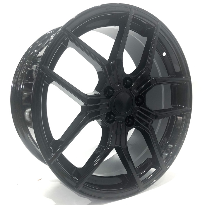STW 810 8.0X18 5X112 ET45 BLACK 66,6