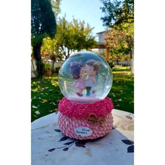 Çiçekli Ve Öpücüklü Sevgili Kar Küresi Otomatik Püskürtmeli Müzikli & Işıklı (büyük Boy)