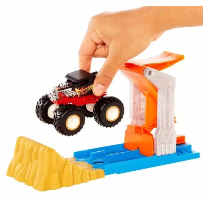 Hot Wheels Monster Truck Fırlat ve Çarpış Oyun Seti - GVK08
