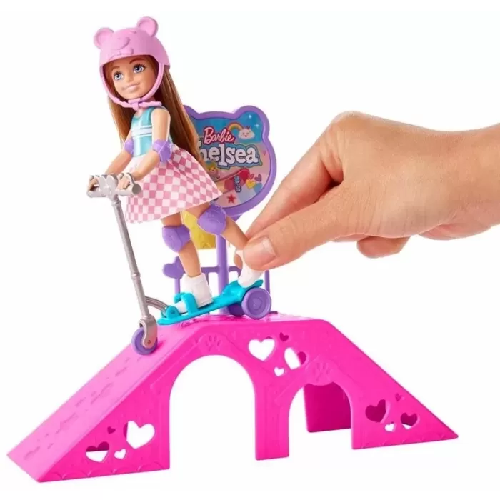 Barbie Chelsea Kaykay Parkı - HJY35