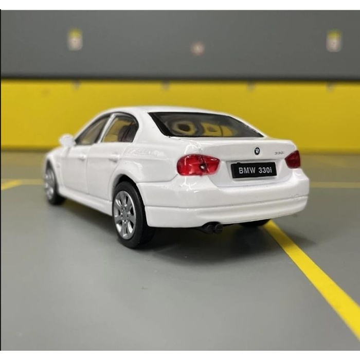 Welly Çek Bırak BMW 330i - 42364-Beyaz
