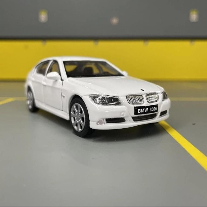 Welly Çek Bırak BMW 330i - 42364-Beyaz