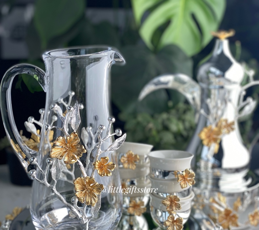 FLOWER DECOR GLASS JUG