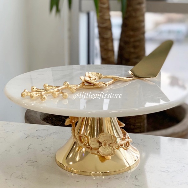 PLAIN MODEL CAKE STAND