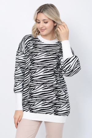 Kadın Triko Kazak Bisiklet Yaka Zebra Desenli Oversize Beyaz Siyah