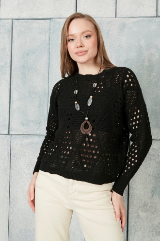 Lugmo Kadın Triko Ajurlu Bluz Crop Kolye Hediyeli Akrilik Baklava Desenli Siyah