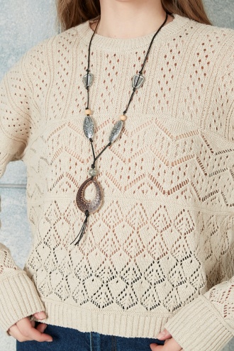 Lugmo Kadın Triko Ajurlu Bluz Crop Kolye Hediyeli Akrilik Dalgalı Taş