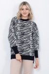 Kadın Triko Kazak Bisiklet Yaka Zebra Desenli Oversize Yırtmaçlı Beyaz Siyah