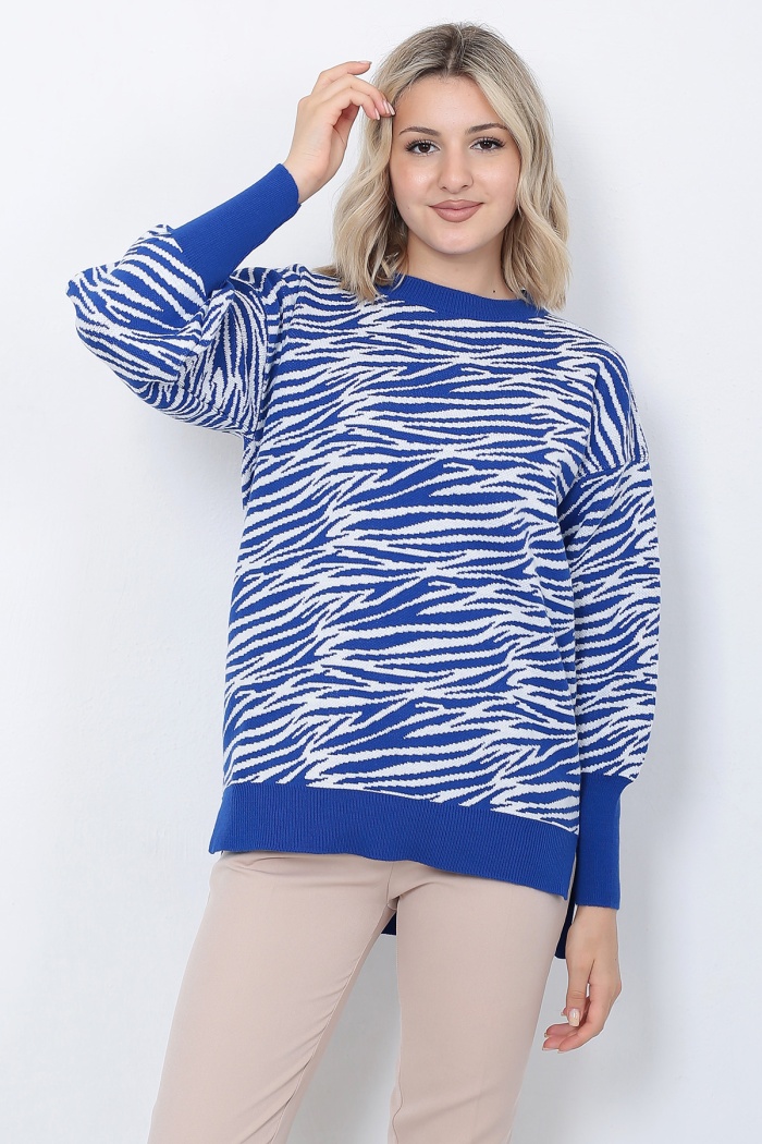 Kadın Triko Kazak Bisiklet Yaka Zebra Desenli Oversize Yırtmaçlı Saks Mavi