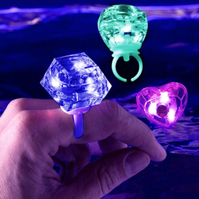 Kristal Tasarımlı Led Glow Işıklı 3 Modlu Mor Yüzük 3.5 x 5 cm (4549)