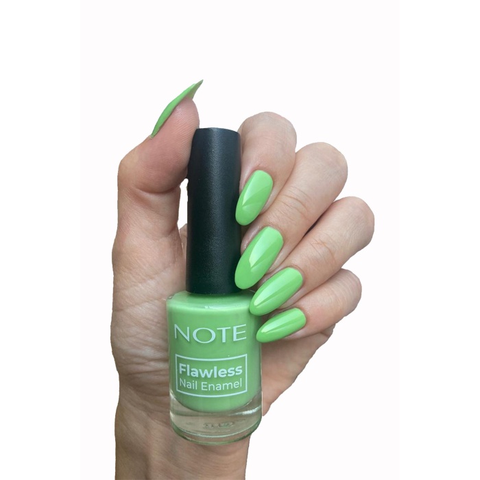 FLAWLESS NAIL ENAMEL 111