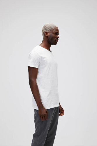 Bad Bear Erkek Tişört O-Neck T-Shirt – Şıklığın ve Rahatlığın Zamansız Yorumu