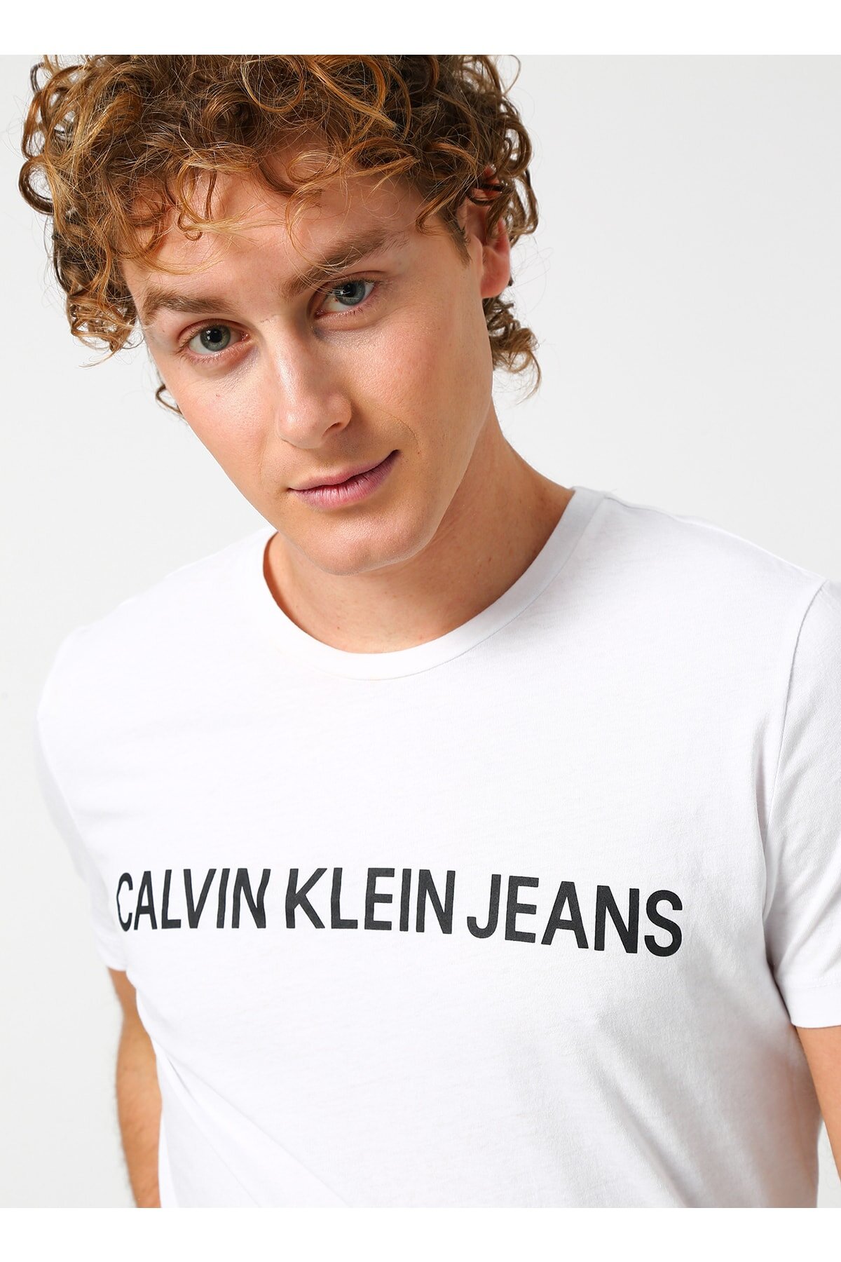 Calvin Klein Erkek Beyaz Jeans Mavi Yazılı- T-Shirt