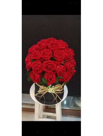 kutuda yapay gül