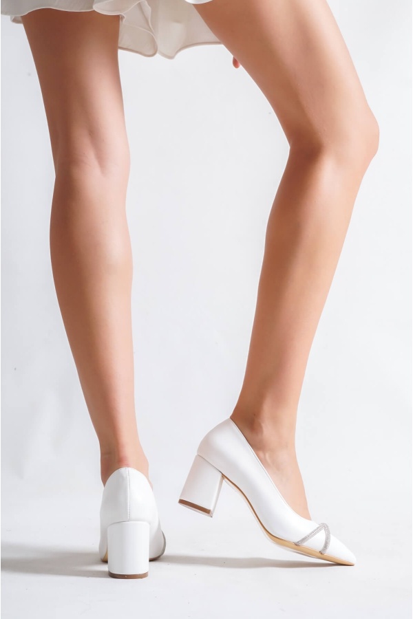 Taş Detaylı Beyaz Günlük Kadın Topuklu Ayakkabı