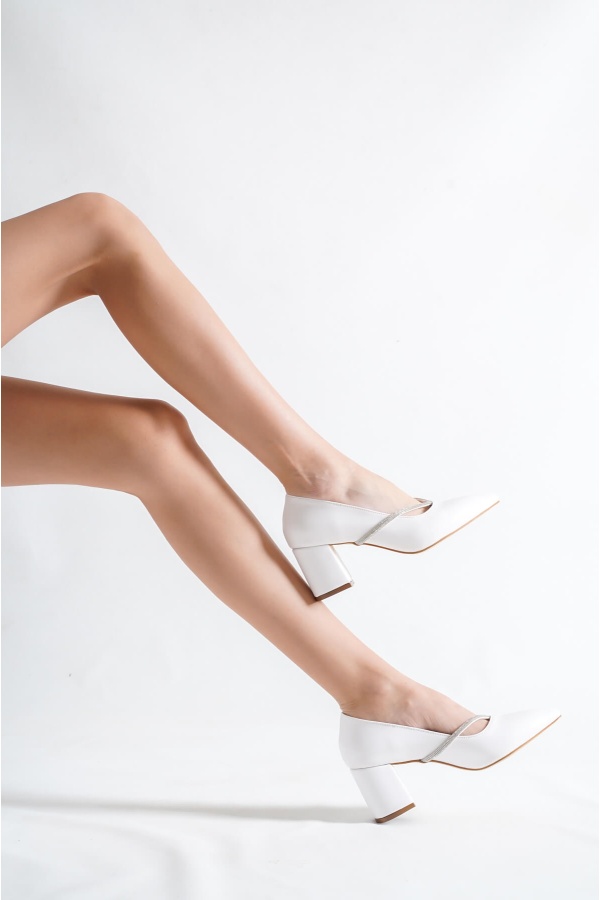 Beyaz Günlük Kadın Taşlı Dekolte Topuklu Ayakkabı