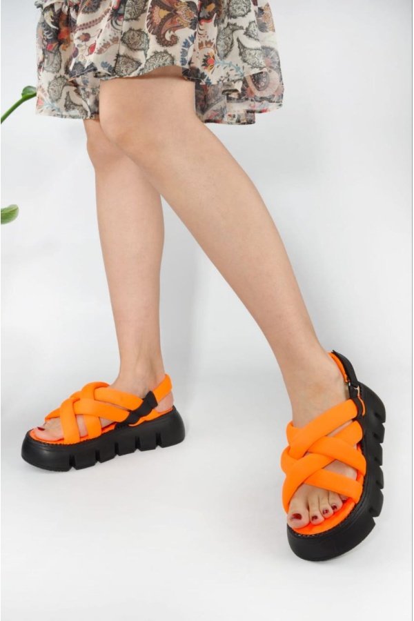 Çapraz Bağlı Neon Turuncu Siyah Ortopedik Taban Kadın Sandalet