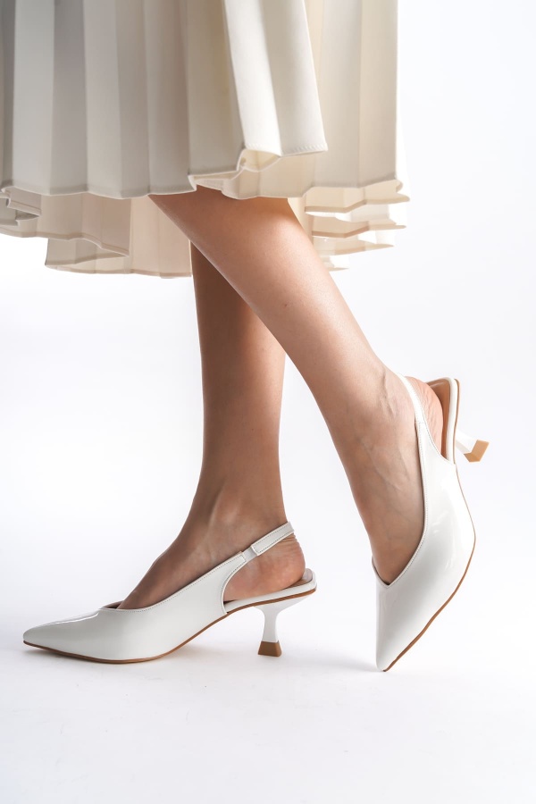 Anbu Beyaz Kadın Kadeh Kısa Topuklu Ayakkabı
