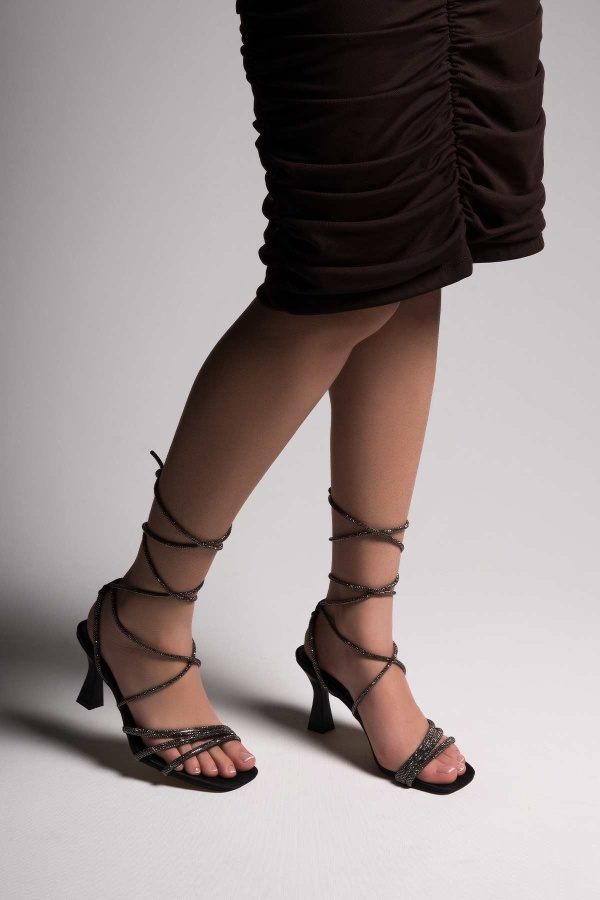 Weka Siyah Kadın Topuklu Bağlamalı Şık Sandalet