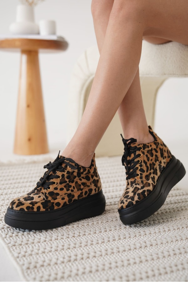 Nerual Kadın Gizli Topuk Siyah Taban Leopar Spor Ayakkabı