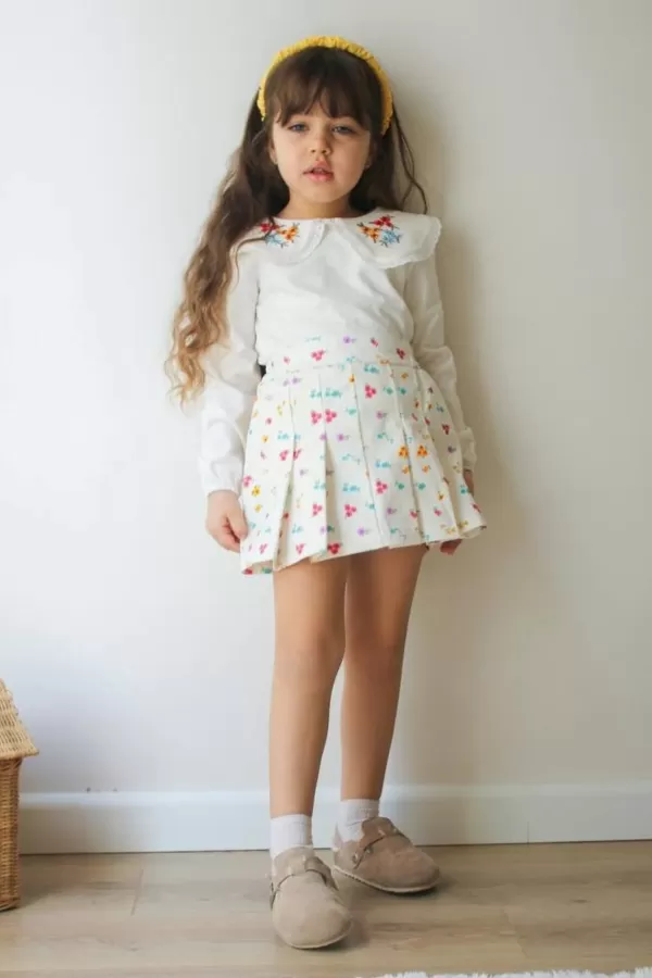 Yakası Renkli Çiçek Motifli Beyaz Kız Çocuk 2li Takım
