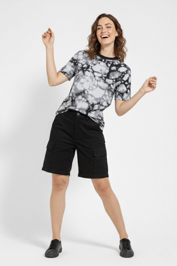 Kadın Siyah Gri Taş Desenli Tişört – Regular kalıp, Bisiklet Yaka, Dijital Baskılı Modern Tasarım T-Shirt - Siyah