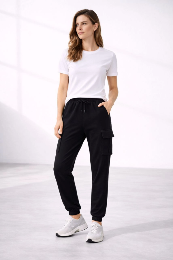 Kadın Jogger Eşofman Altı Rahat Kalıp, Kargo Cepli, Lastikli Paça, Günlük Spor Pantolon - Siyah